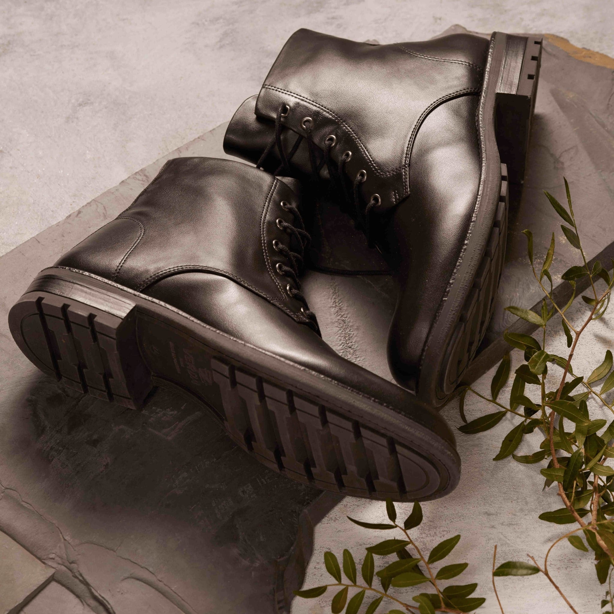 Castor Men's Lace Up Boots