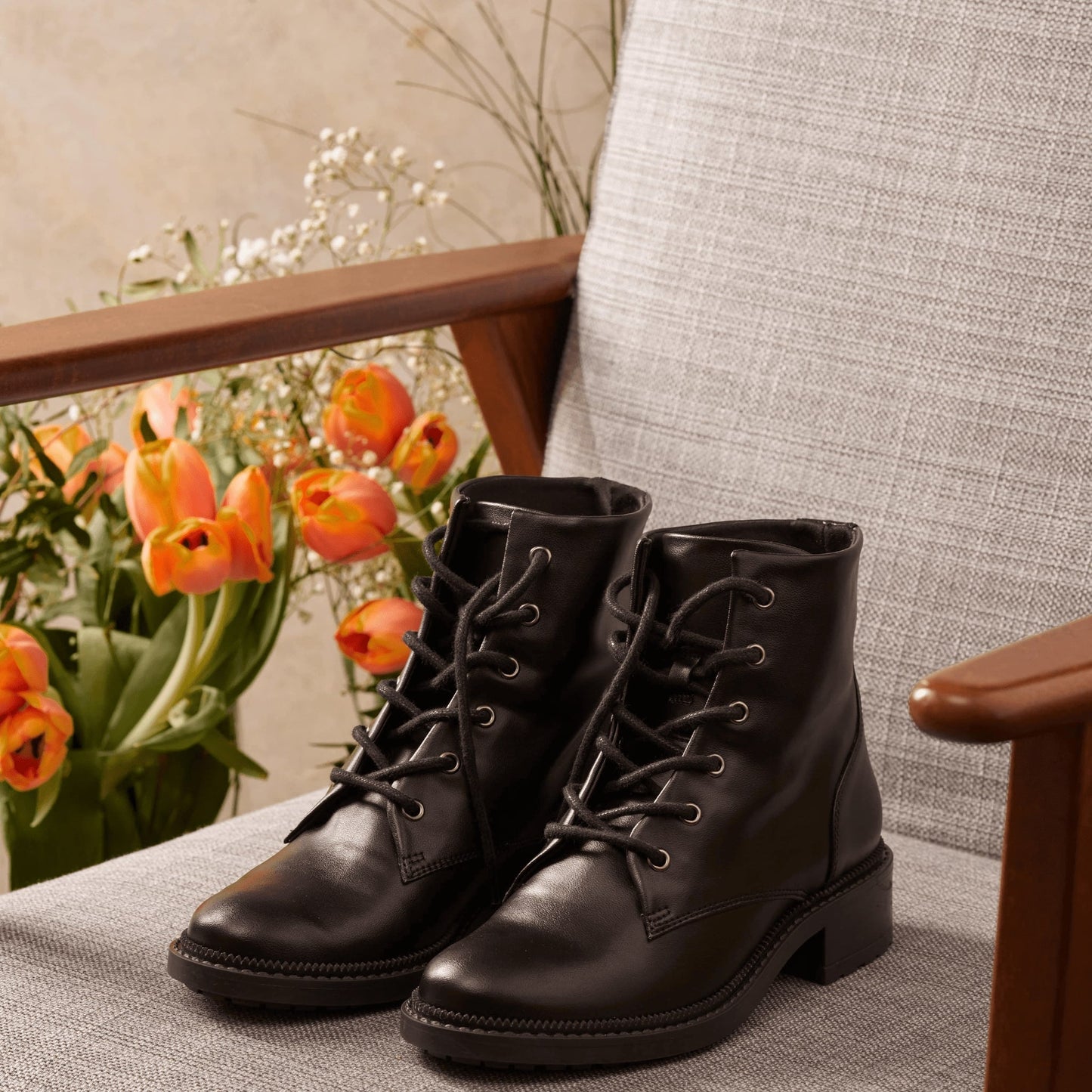 Tarabai - Women's Lace Up Boots