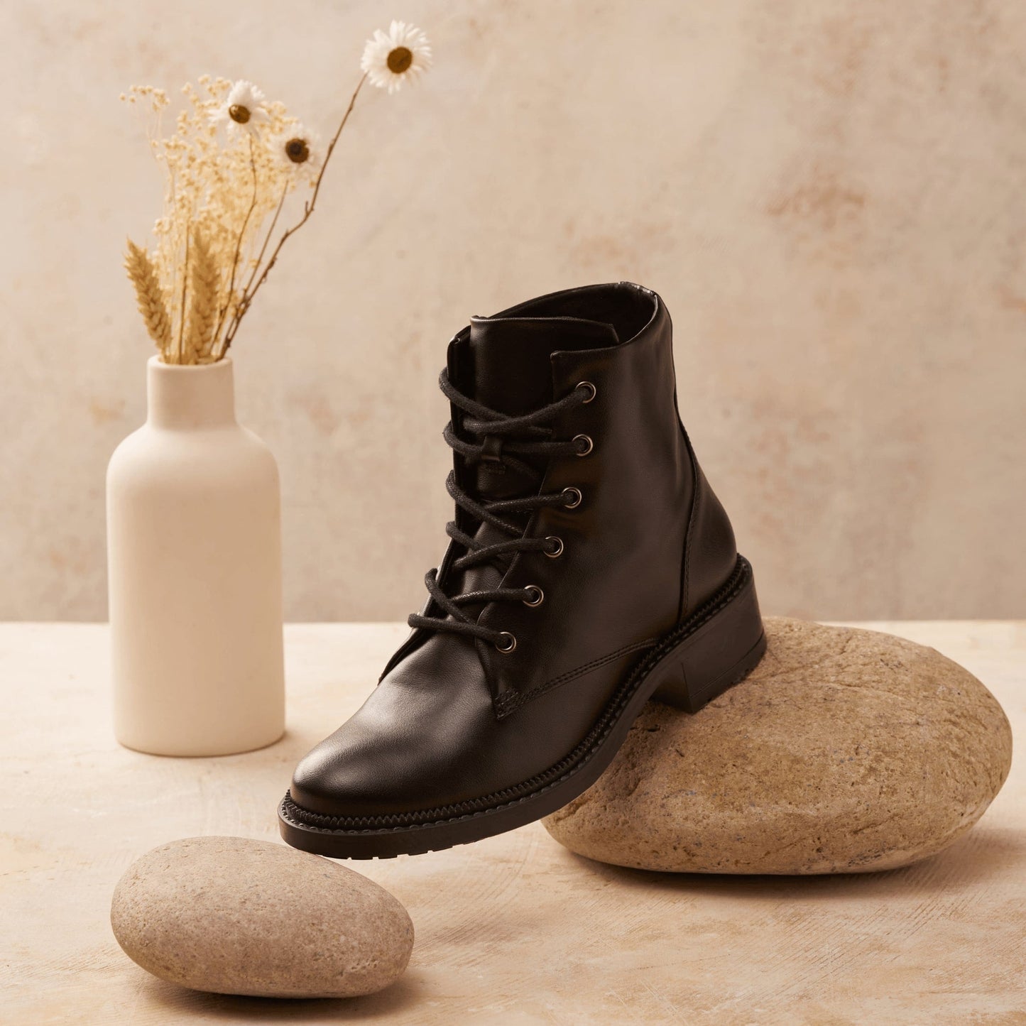 Tarabai - Women's Lace Up Boots